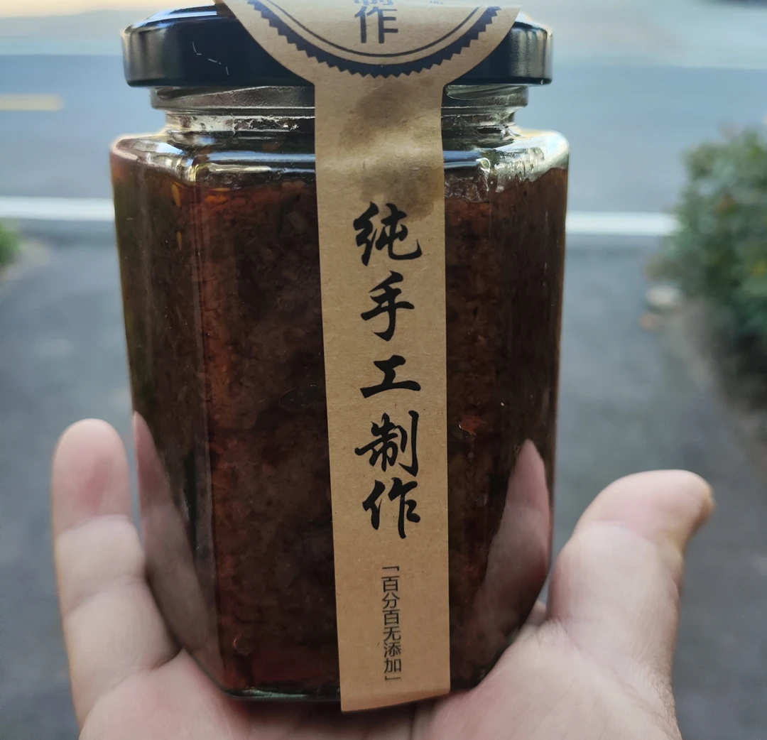 纯手工虾酱，2瓶(1瓶9两~1斤送一大张手工煎饼，生虾酱大锅熬制)