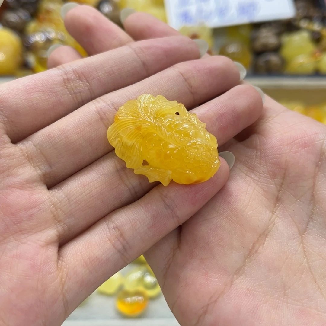 琥珀颈饰未镶嵌天然琥珀年年有鱼