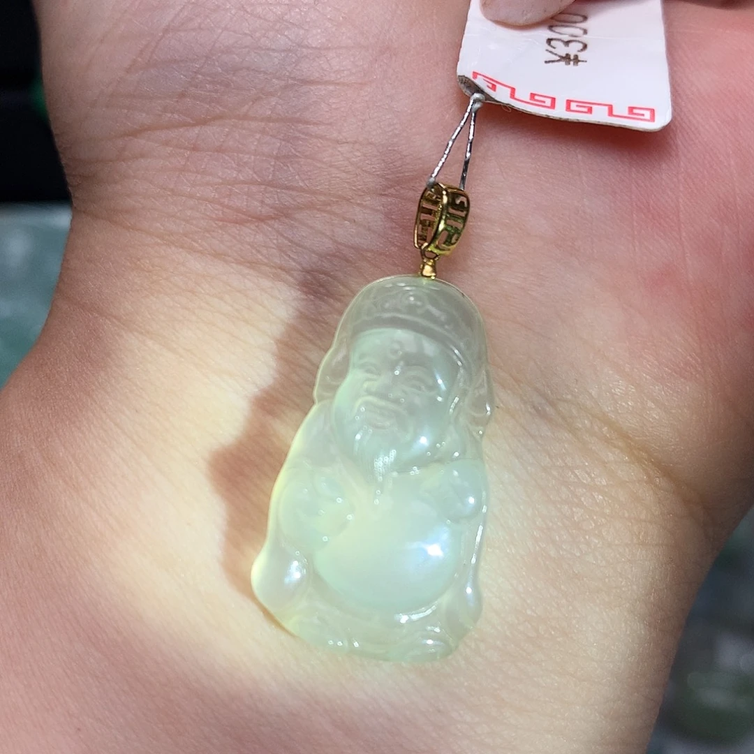 翡翠未镶嵌颈饰財爷