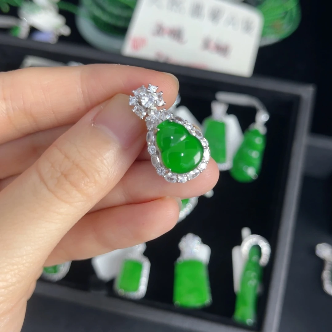 翡翠银S925镶嵌戒指葫芦吊坠