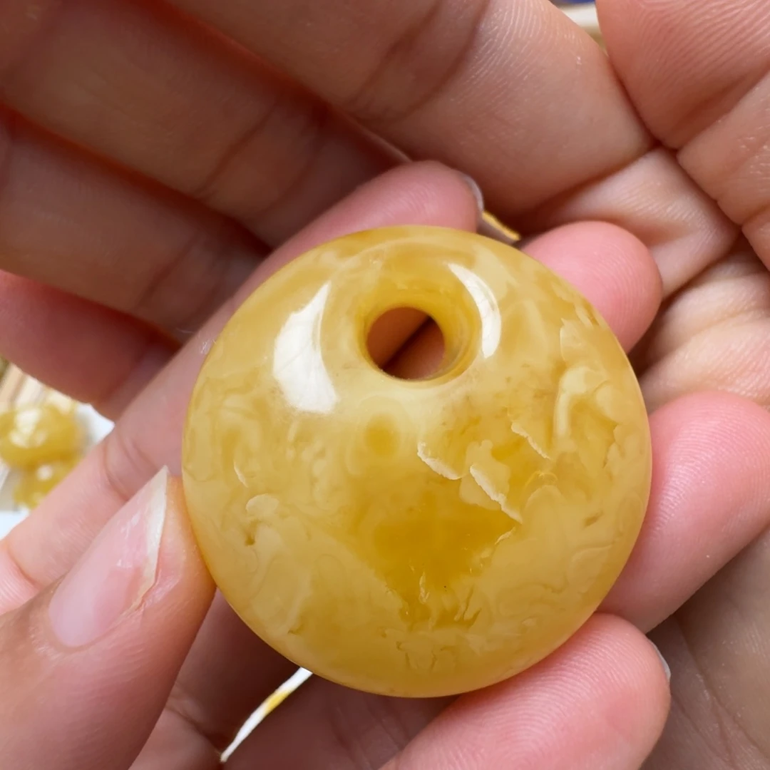未镶嵌吊坠(不含链)蜜蜡有瑕疵