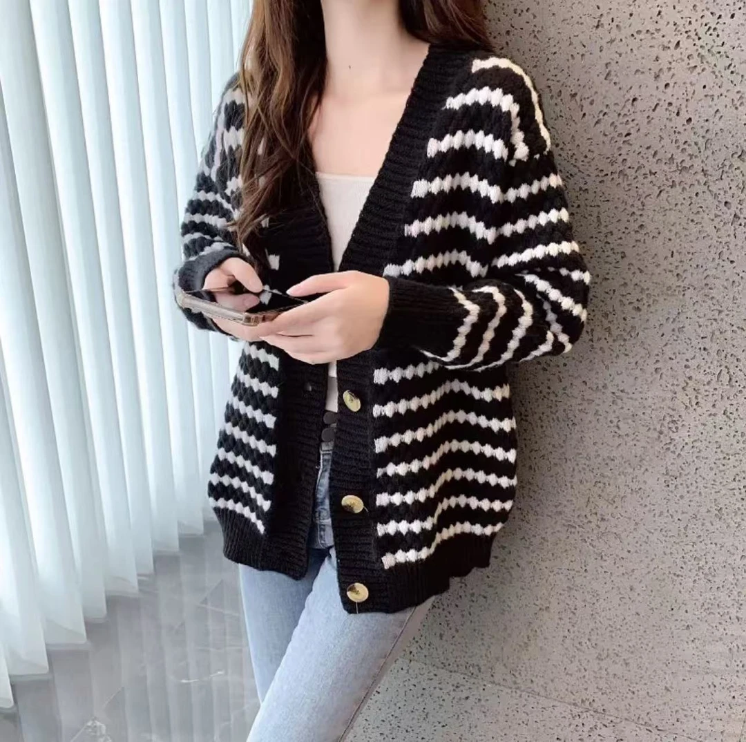 新款复古慵懒风条纹毛衣开衫外套女设计感