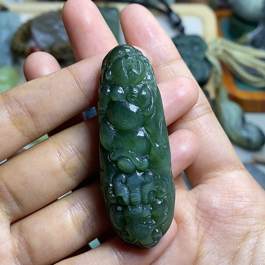 和田玉未镶嵌颈饰沅*