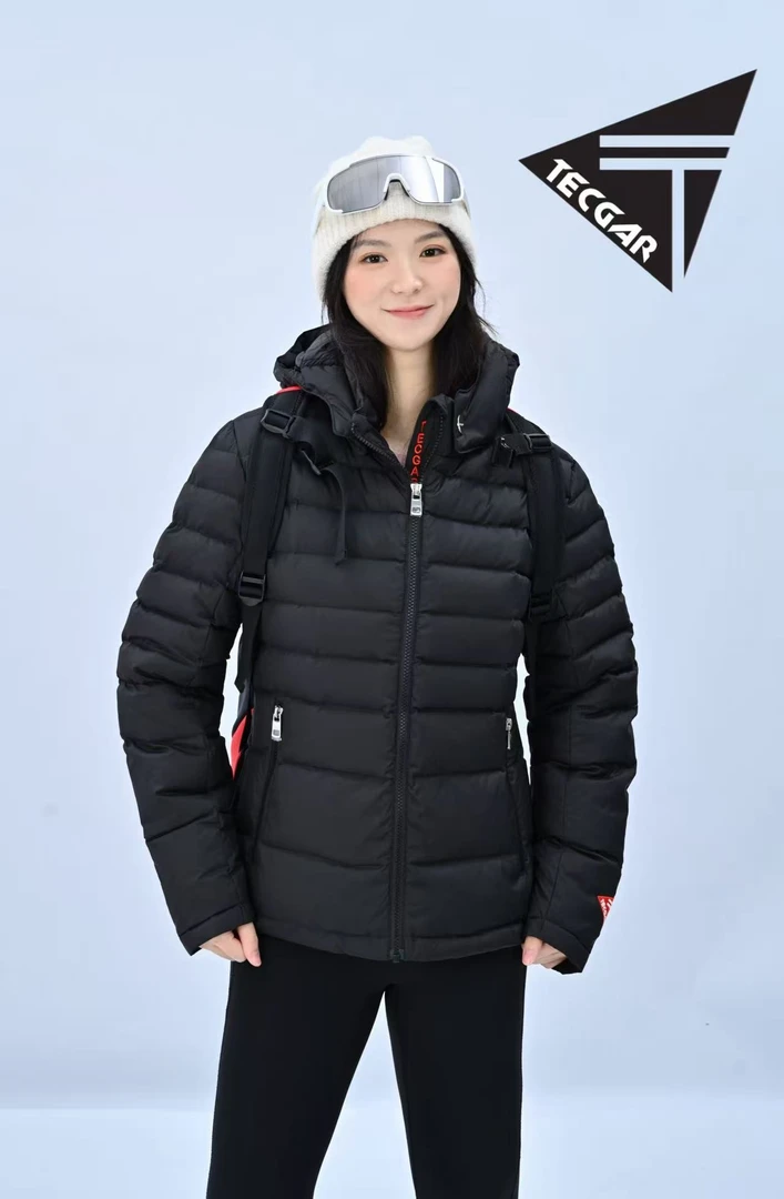 【冬日暖心】登凯瑞2025年冬季百搭通勤显瘦戴帽排骨羽绒服