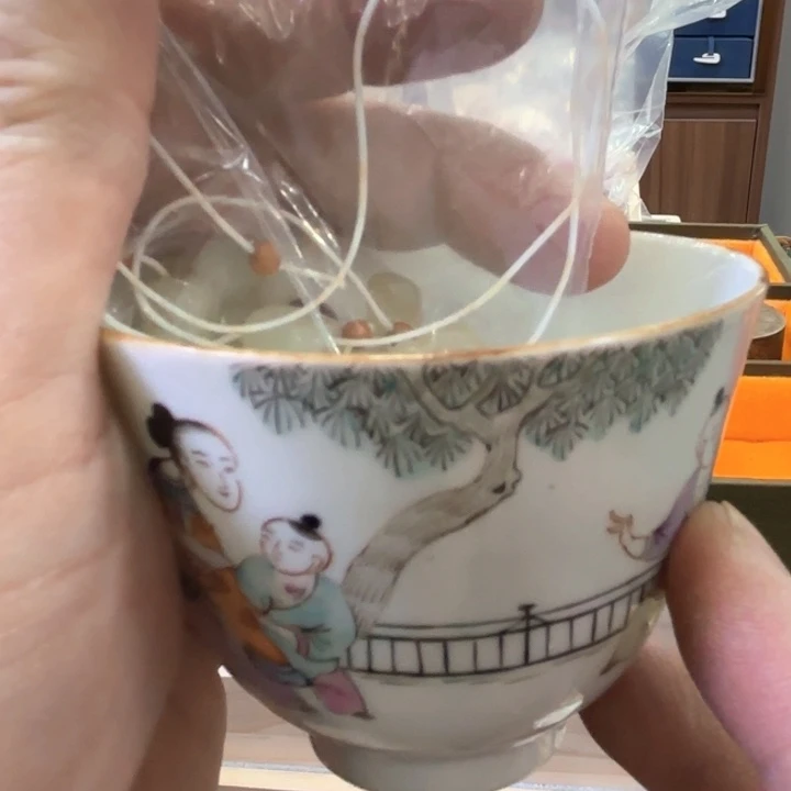 瓷片?****?精致雕刻工艺精湛