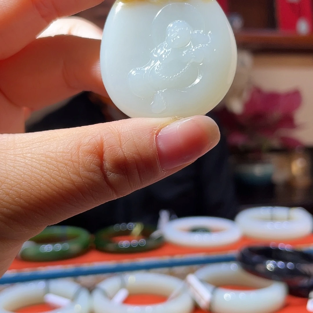 和田玉（糖玉）未镶嵌颈饰