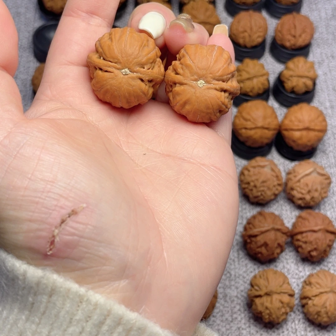 *****文玩核桃把件大寿桃