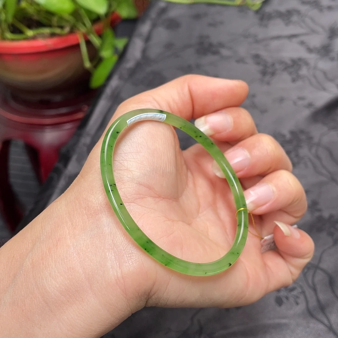 和田玉未镶嵌手镯-碧玉叮当