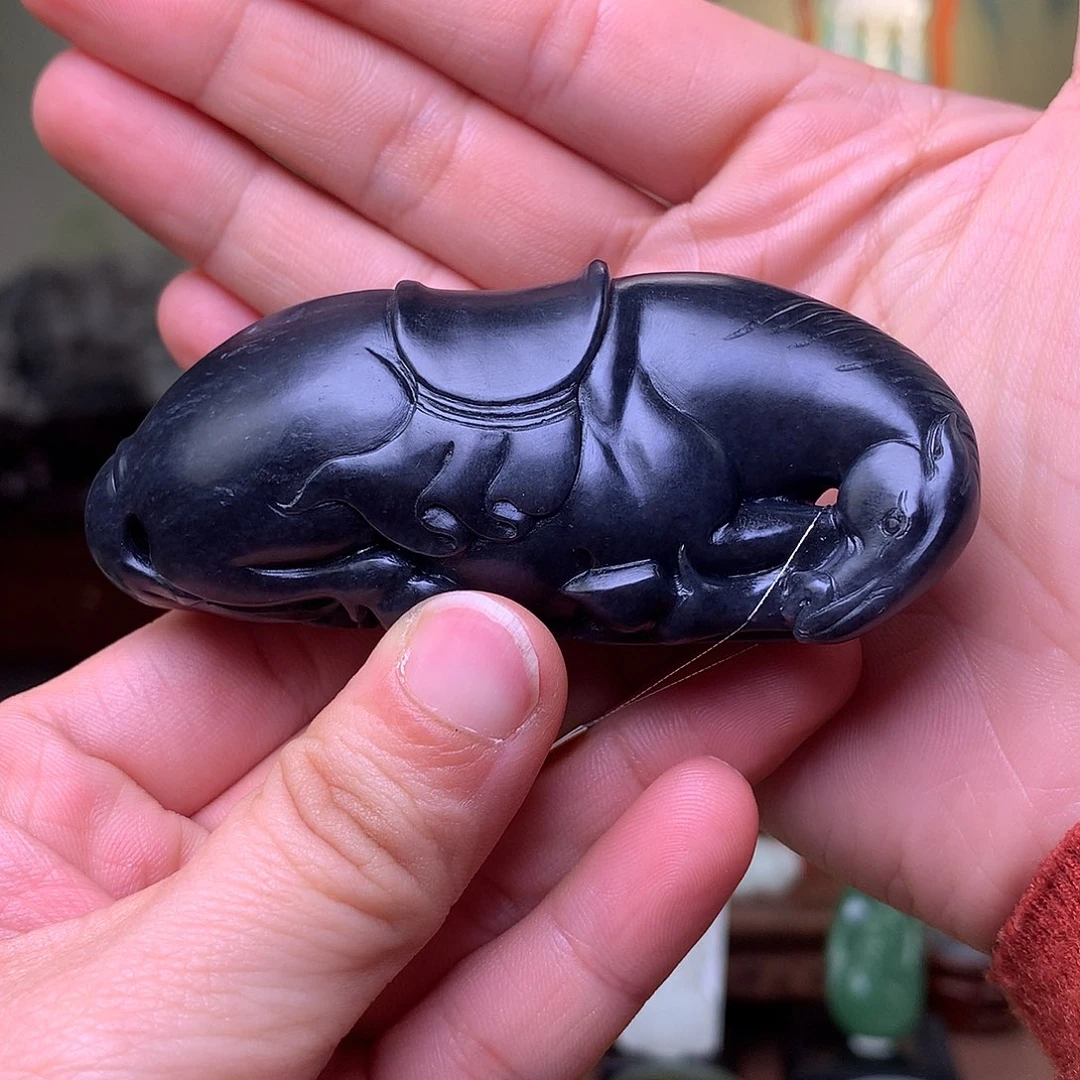 和田玉未镶嵌把件