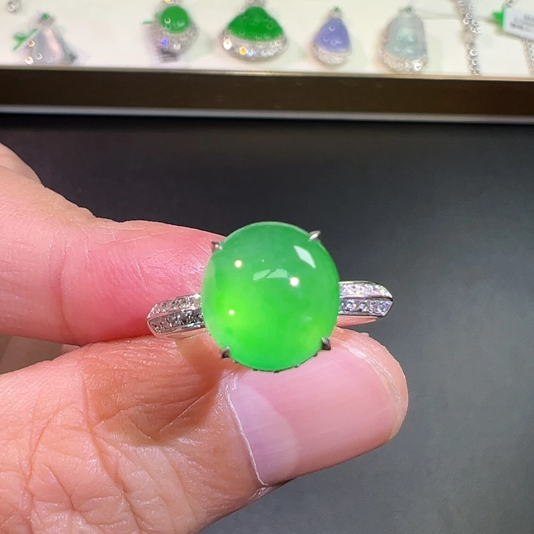 翡翠颈饰18K金镶嵌翡翠