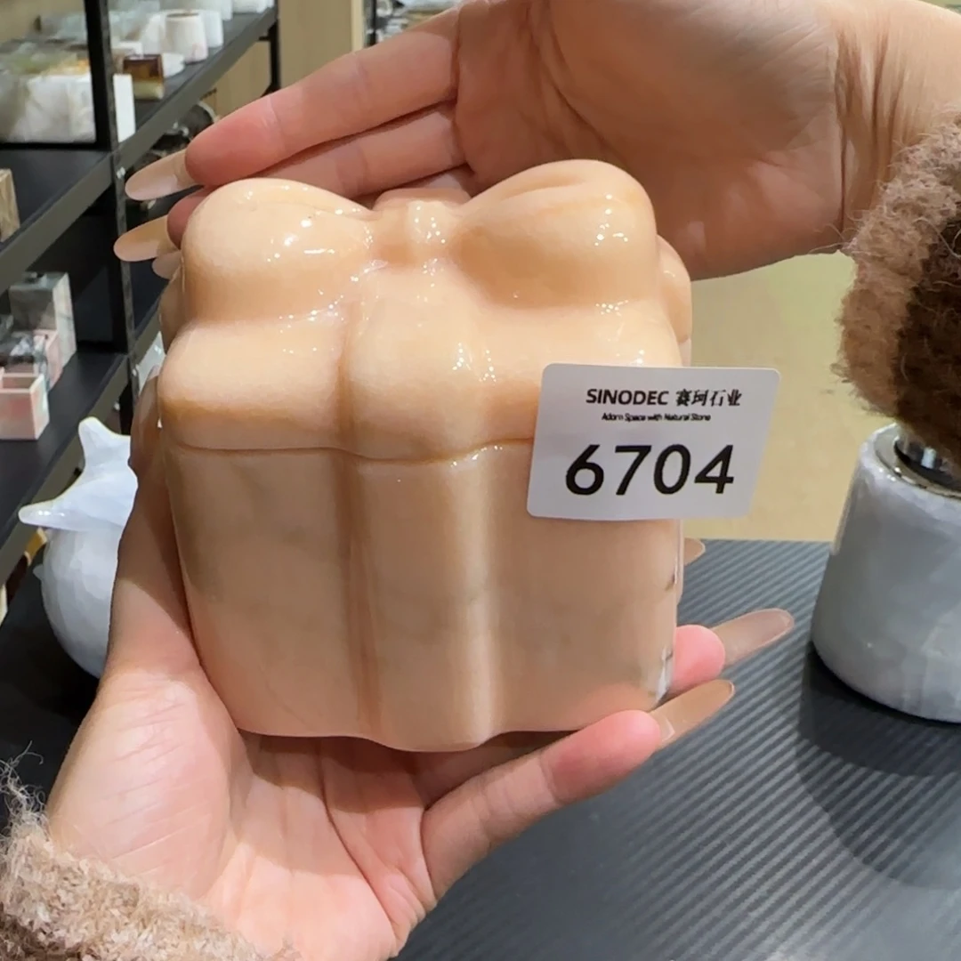 厌烟粉蝴蝶结。 罐6704福利