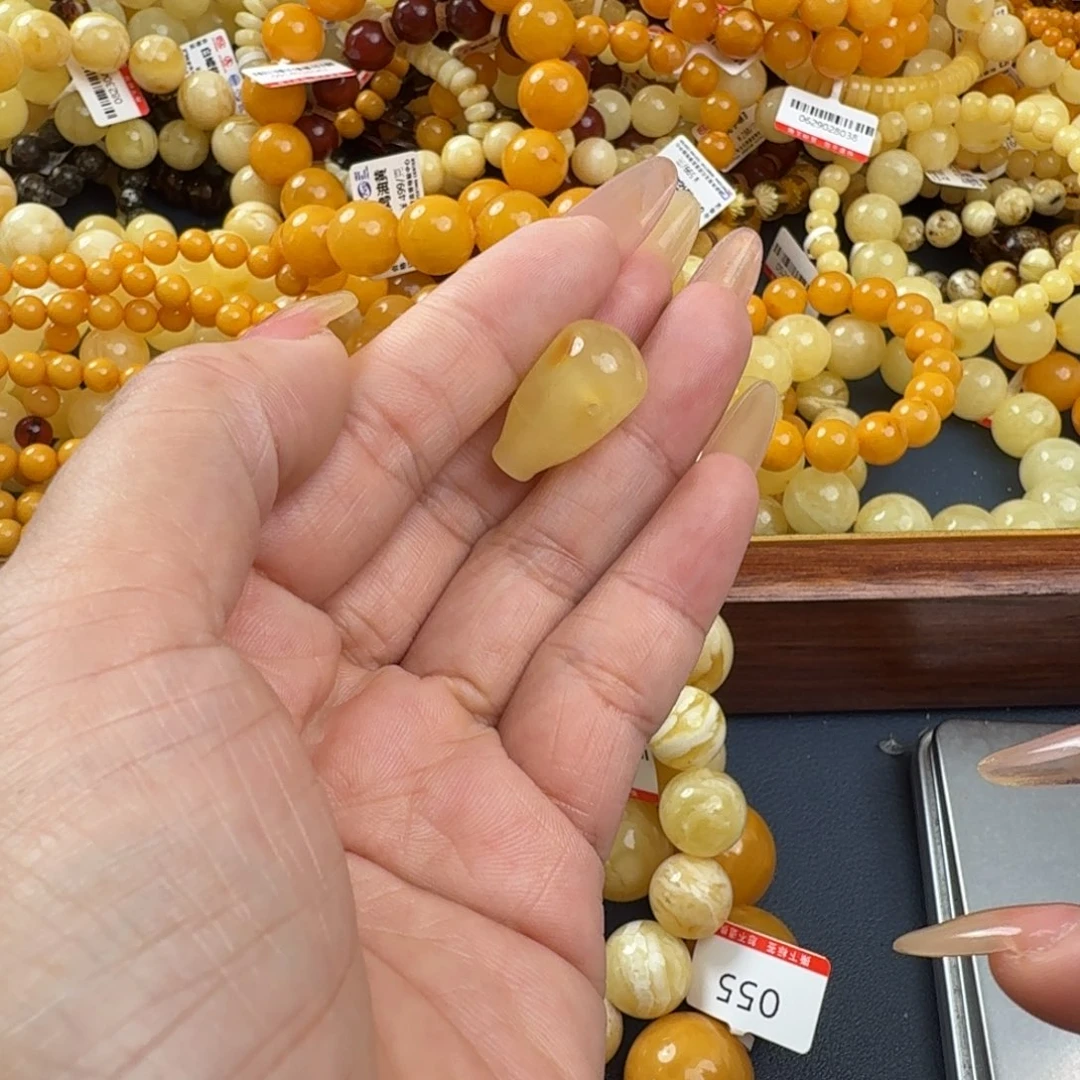琥珀未镶嵌珠宝奇石