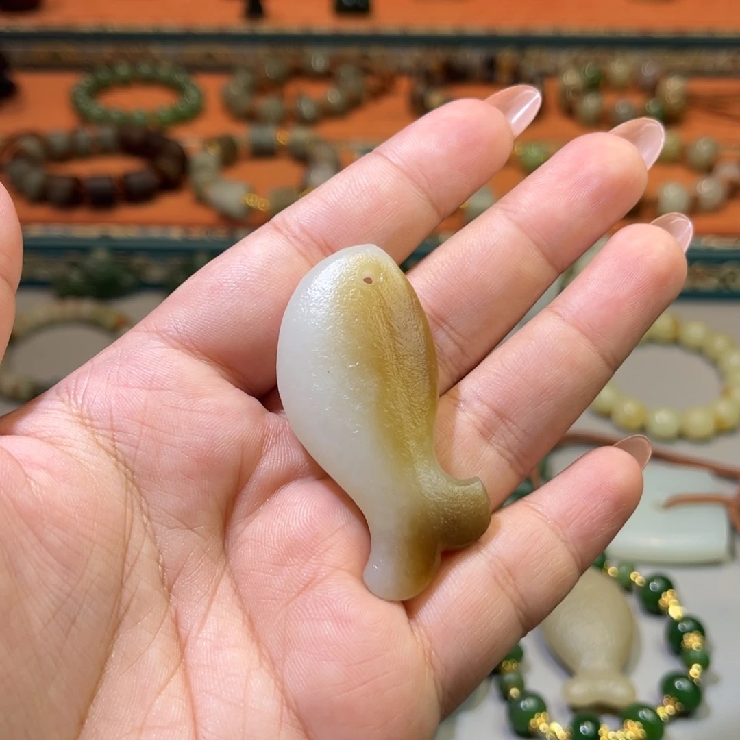 颈饰未镶嵌和田玉小*鱼