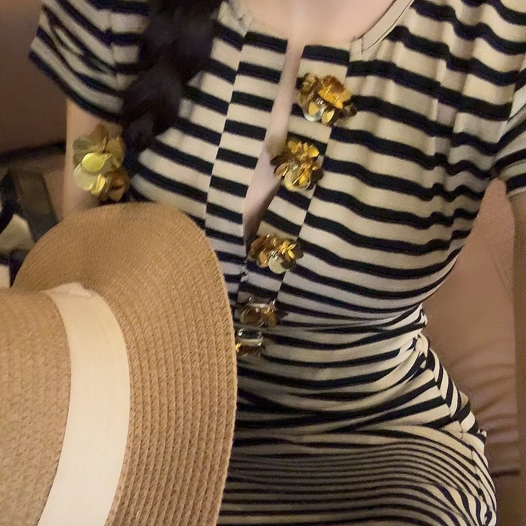 【OS&one show】圆领条纹连衣裙女夏季设计感修身中长款显瘦包臀裙