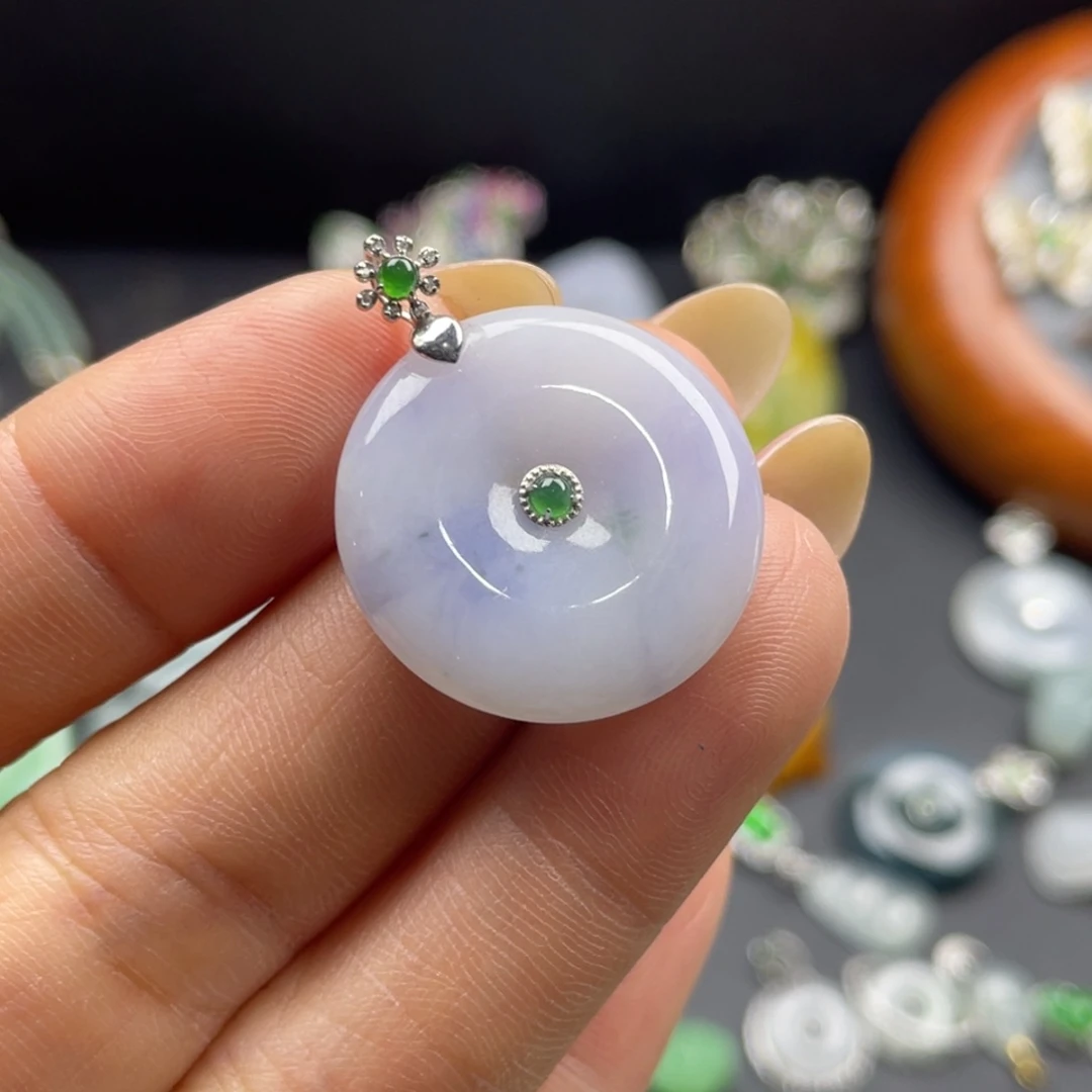 颈饰18K金镶嵌翡翠