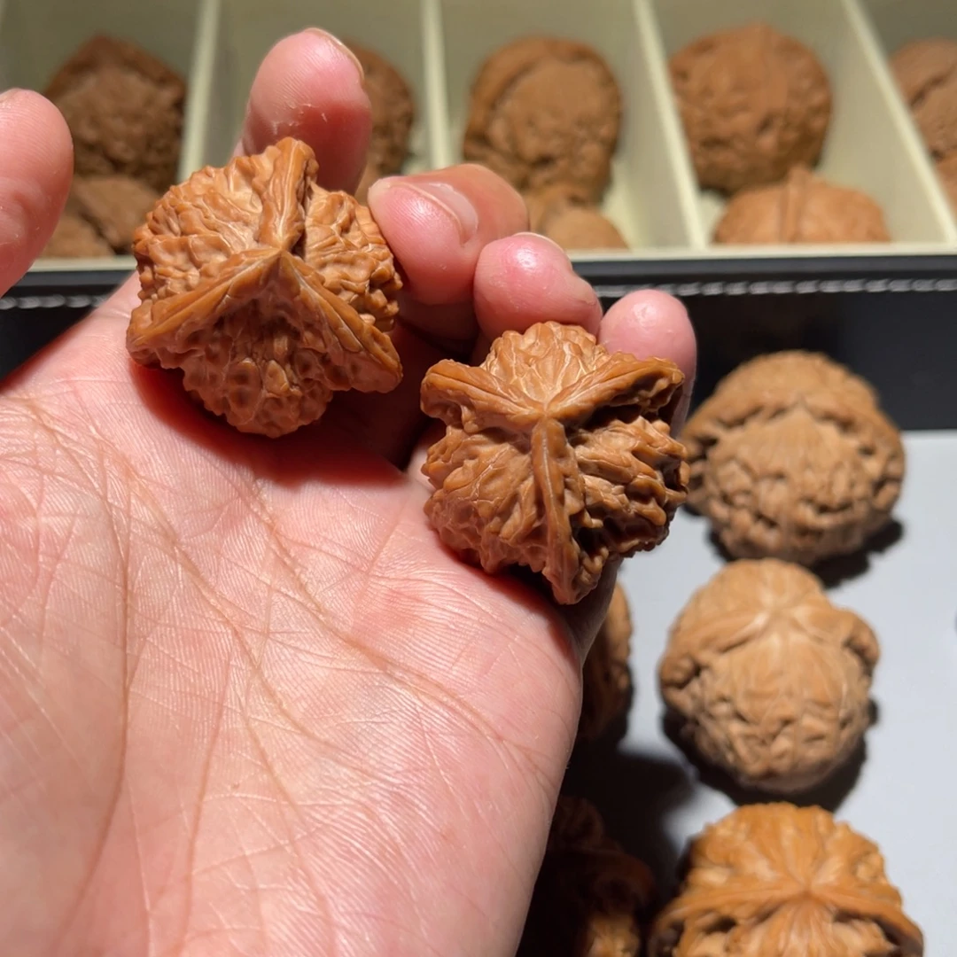 渝***王文玩核桃把件33盘山三棱