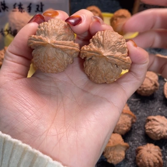 扵***笙文玩核桃吊坠23夜明珠