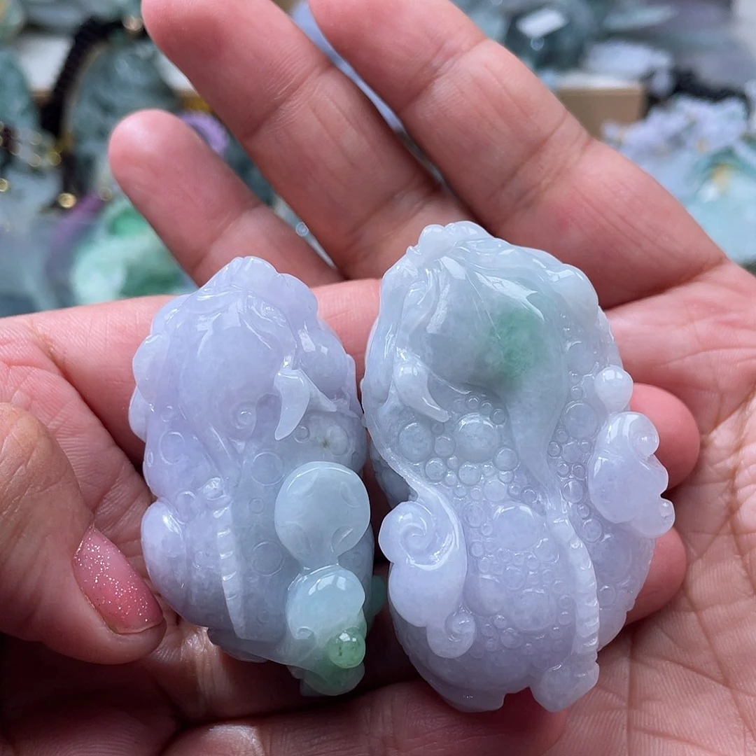 翡翠未镶嵌颈饰格*熊翡玉缘翡翠