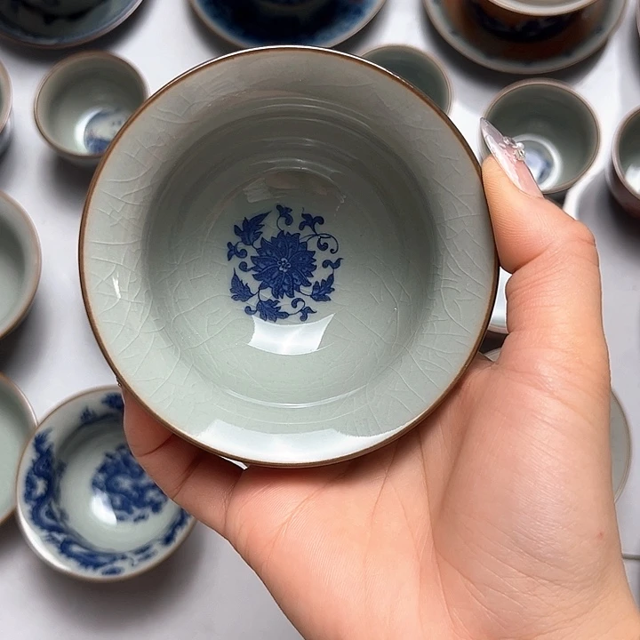 青花缠枝莲压手杯