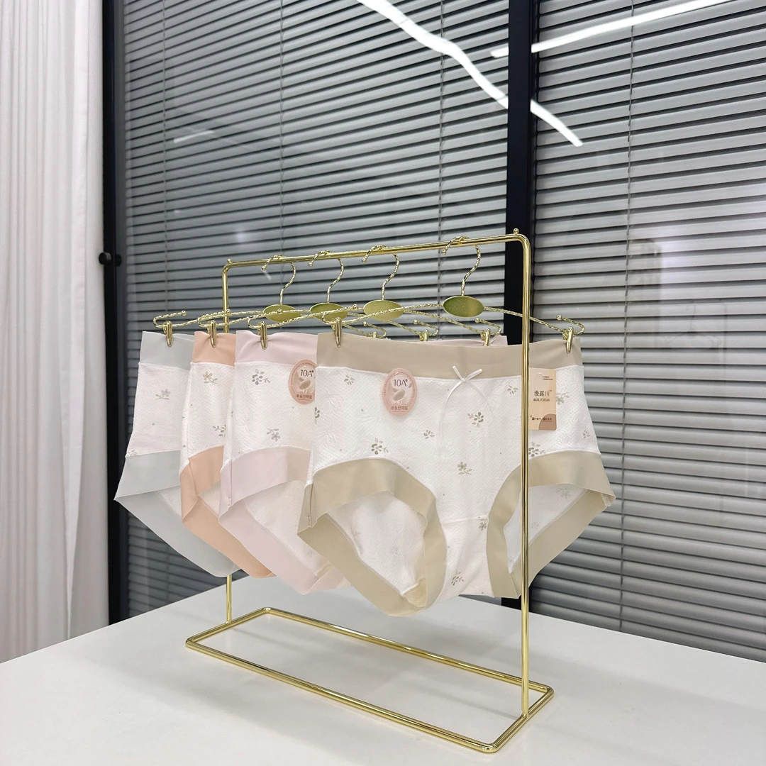 【4条装】长绒棉中高腰抗菌桑蚕丝底裆内裤女三角裤6804