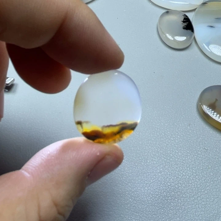 玛瑙/玉髓颈饰未镶嵌人****生