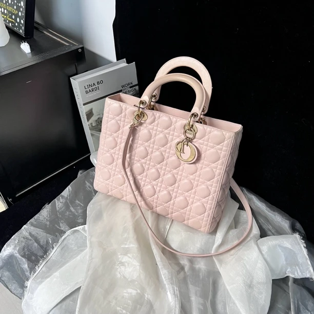 95新 DIOR/迪奥 Dior樱花粉金七格戴妃包