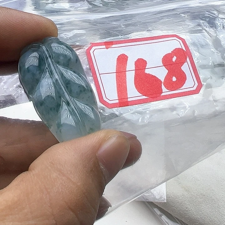 翡翠颈饰未镶嵌包****壳