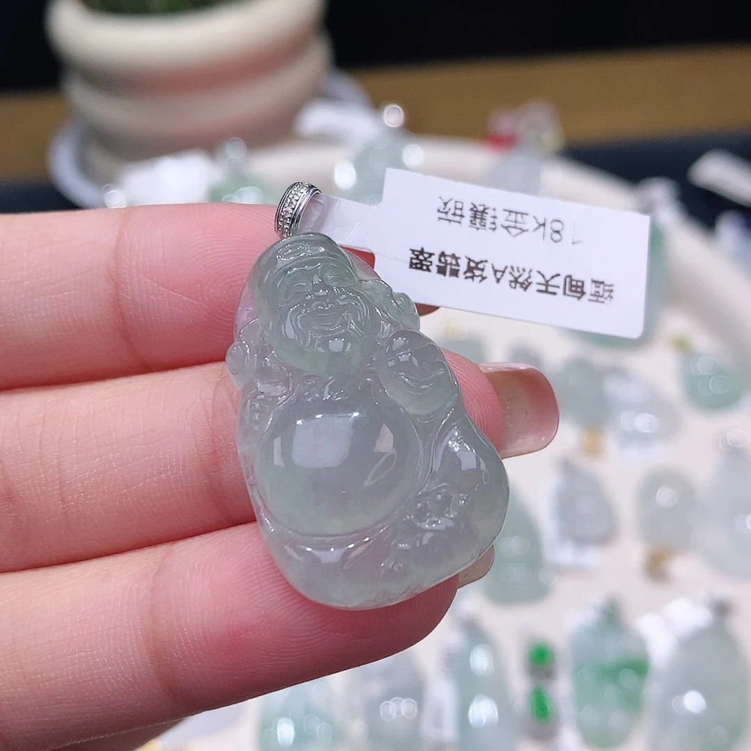 颈饰18K金镶嵌翡翠财神