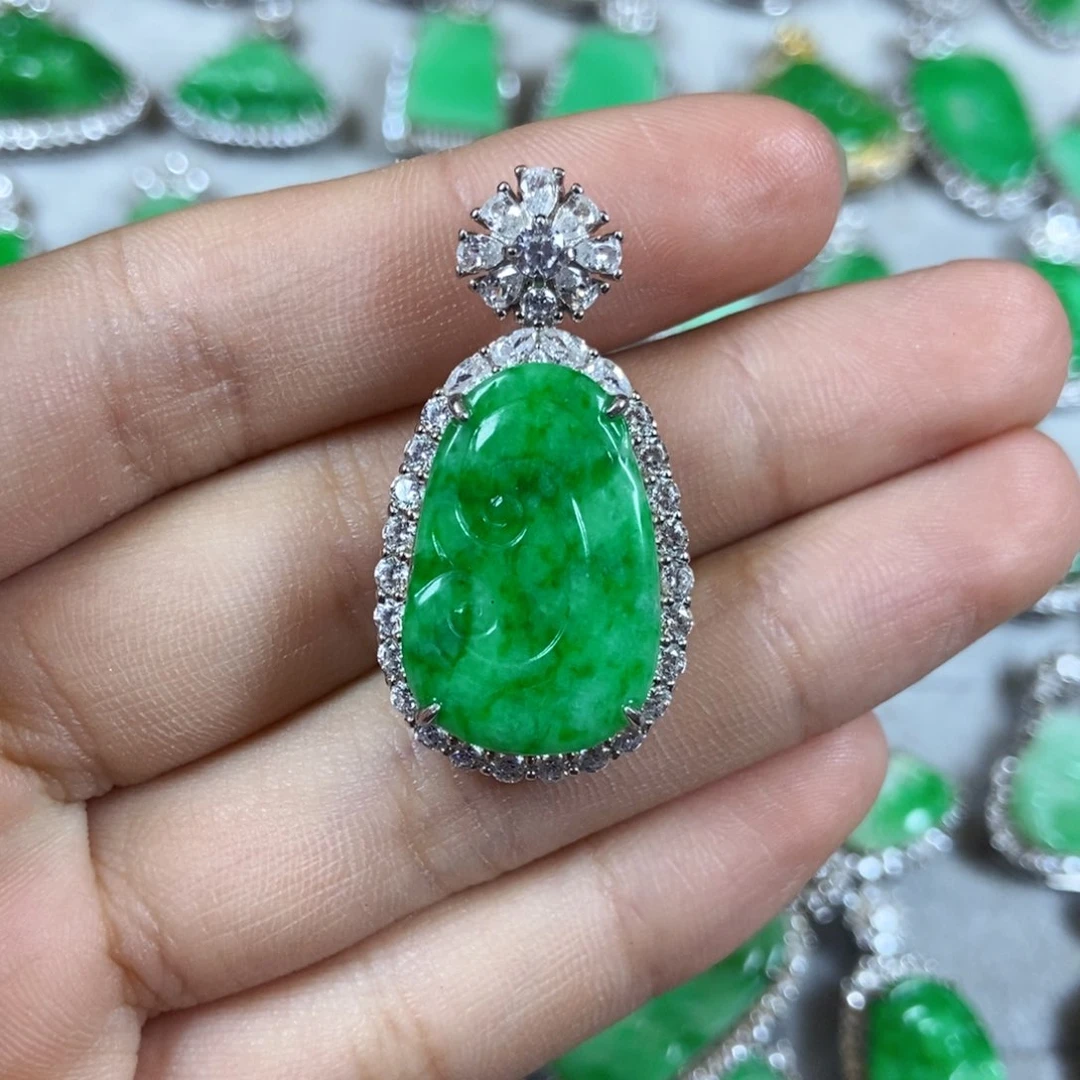 颈饰未镶嵌翡翠如意