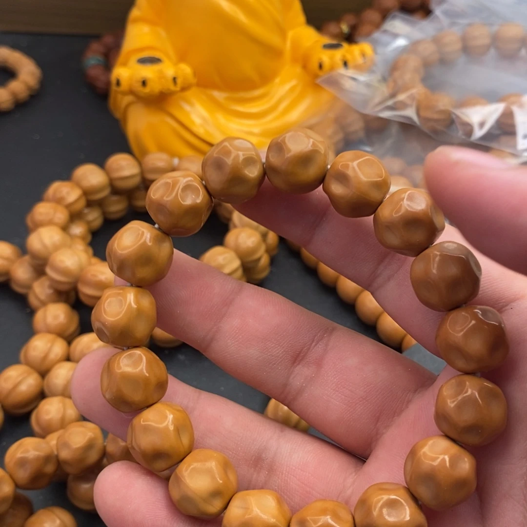 猴头核桃手串昆奶酪