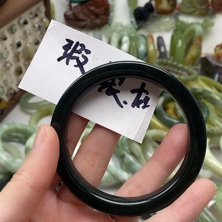 和田玉手镯未镶嵌和田33