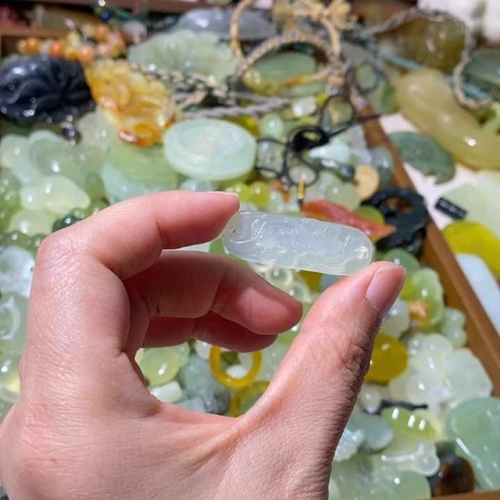 蛇纹石玉合金颈饰