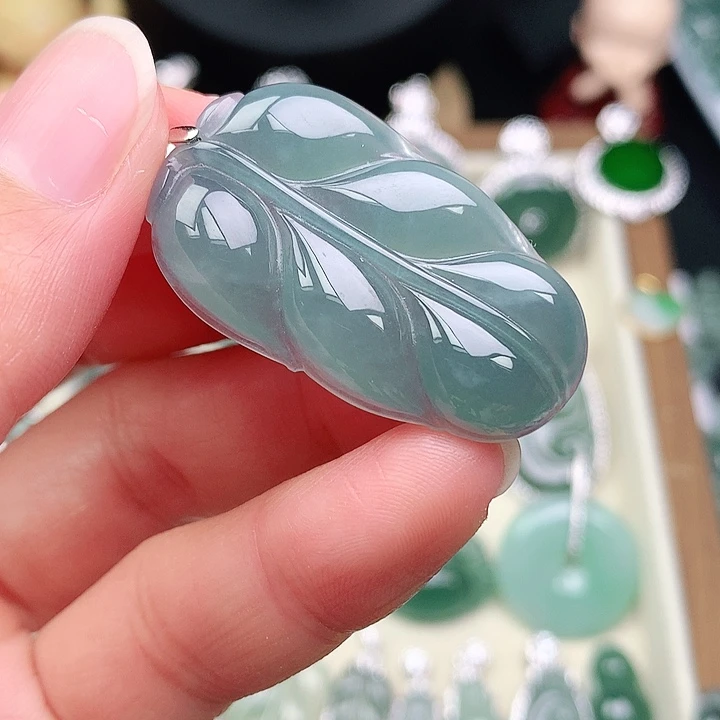 颈饰未镶嵌翡翠吊坠