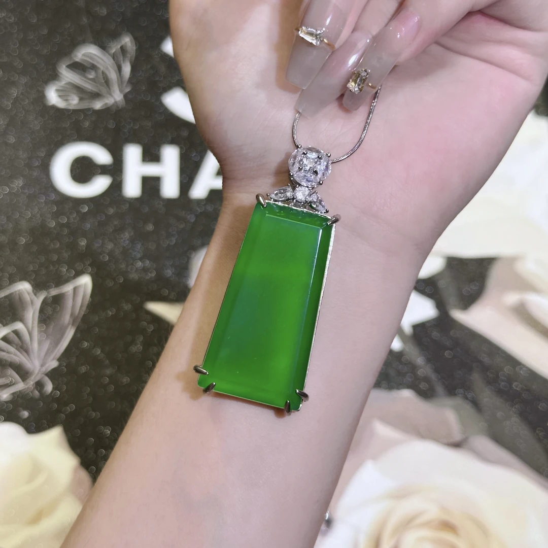 高冰绿玉髓新款简约款大无事牌