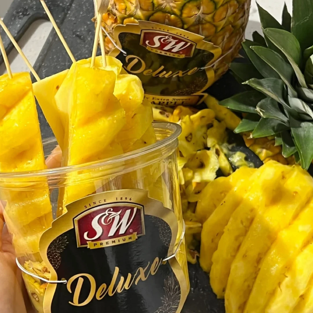 果切【小时达】大品牌SW蜂蜜凤梨1个（大果2.5-3斤左右）默认切块，不切请备注