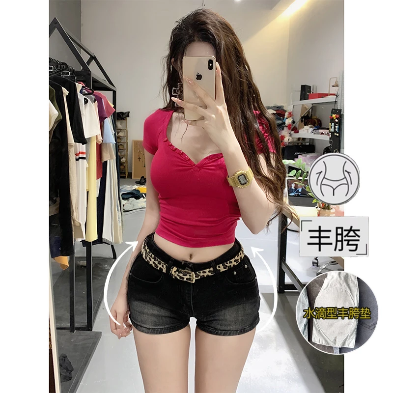 甜酷斑纹腰带丰胯牛仔短裤女2025冬季低腰辣妹掐腰显瘦包臀热裤