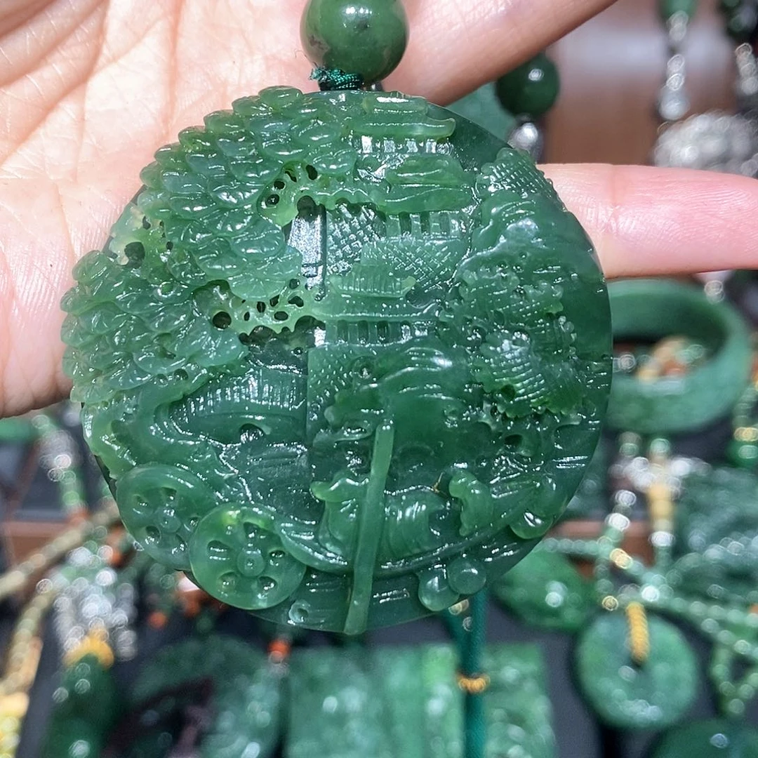 颈饰未镶嵌和田玉（糖玉）