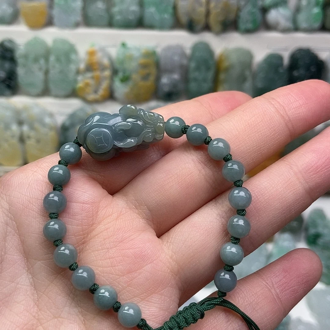 翡翠未镶嵌吊坠(赠链)