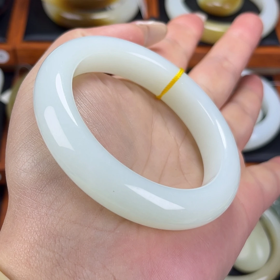 和田玉手镯未镶嵌57.58