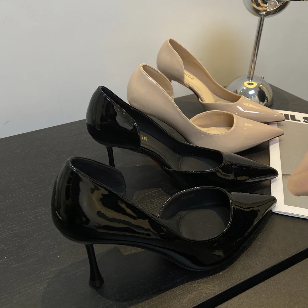 侧空春季日常时髦低跟职业上班专用女鞋高跟鞋女2025尖头高跟鞋