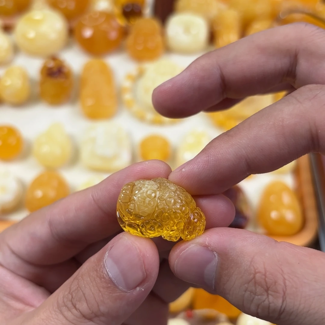 裸石蜜蜡未镶嵌金蟾
