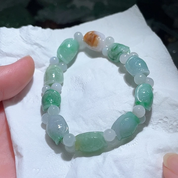 颈饰未镶嵌翡翠天