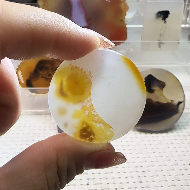 玛瑙/玉髓未镶嵌珠宝奇石