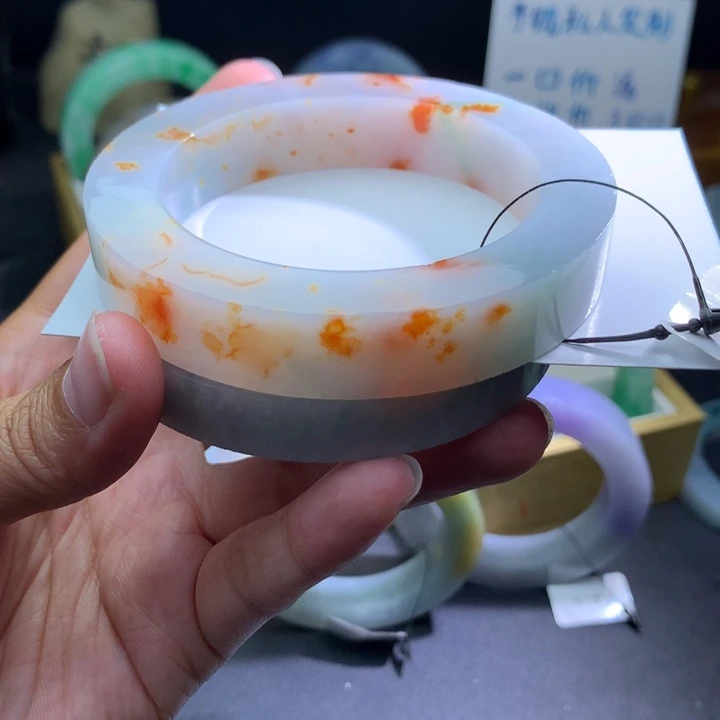 定制翡翠未镶嵌翡翠手镯