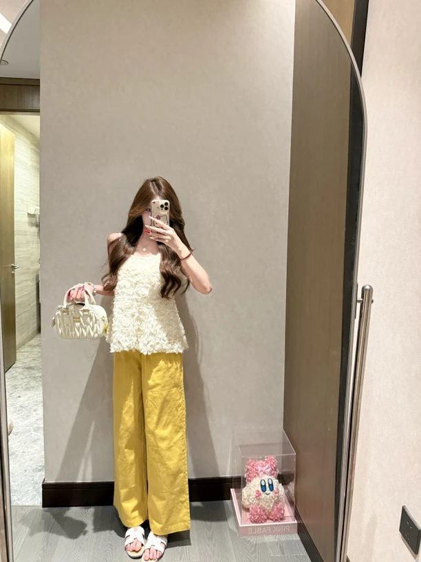 周周·【韩系甜美】玫瑰花瓣吊带上衣直筒裤套装