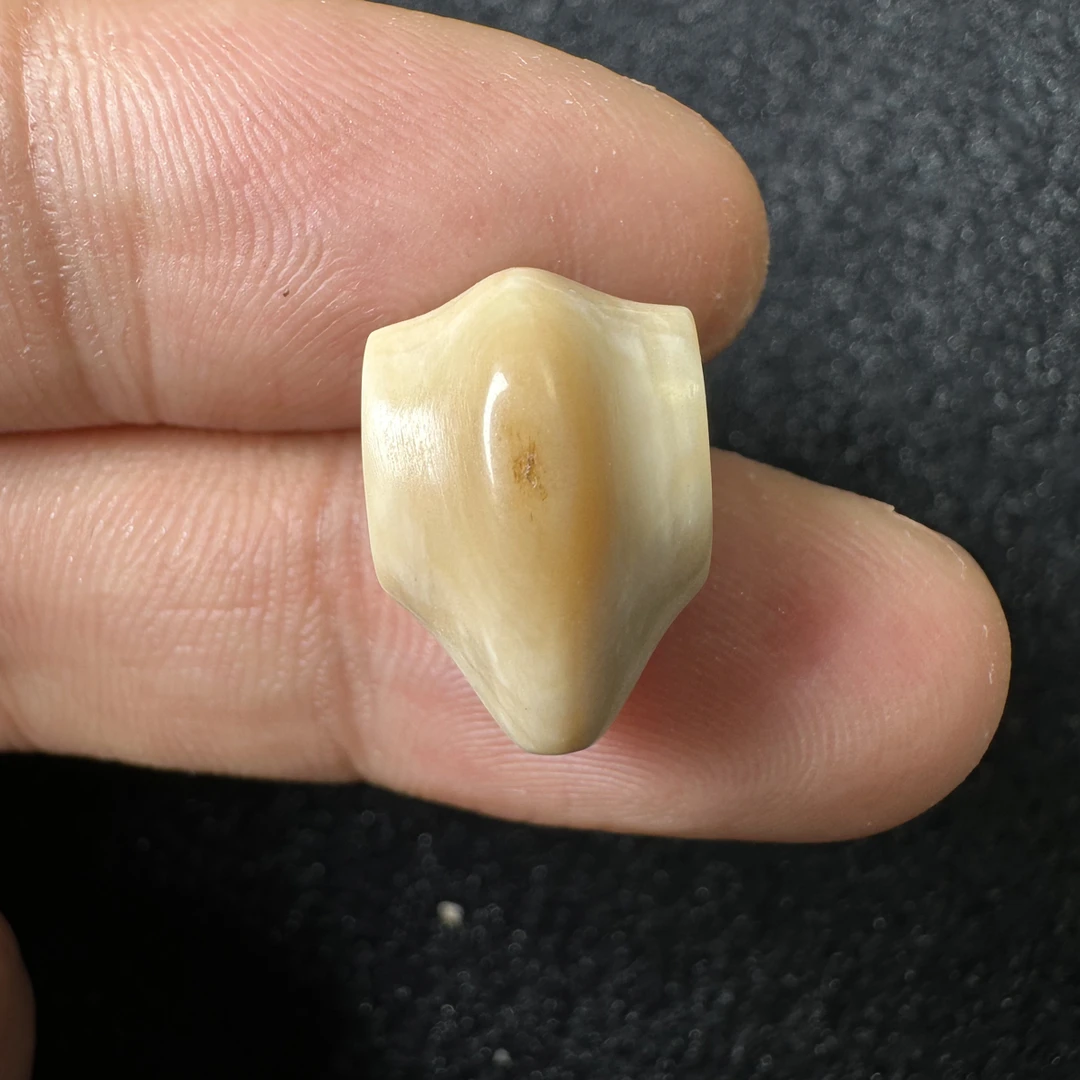 F169猛犸象牙对孔11*11mm鲨鱼背三通冰料果冻料