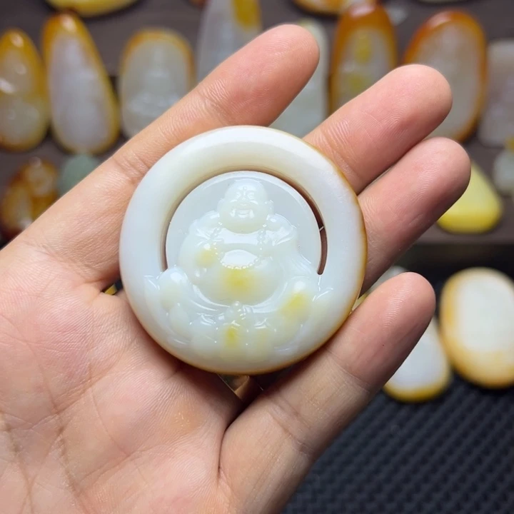 颈饰未镶嵌和田玉