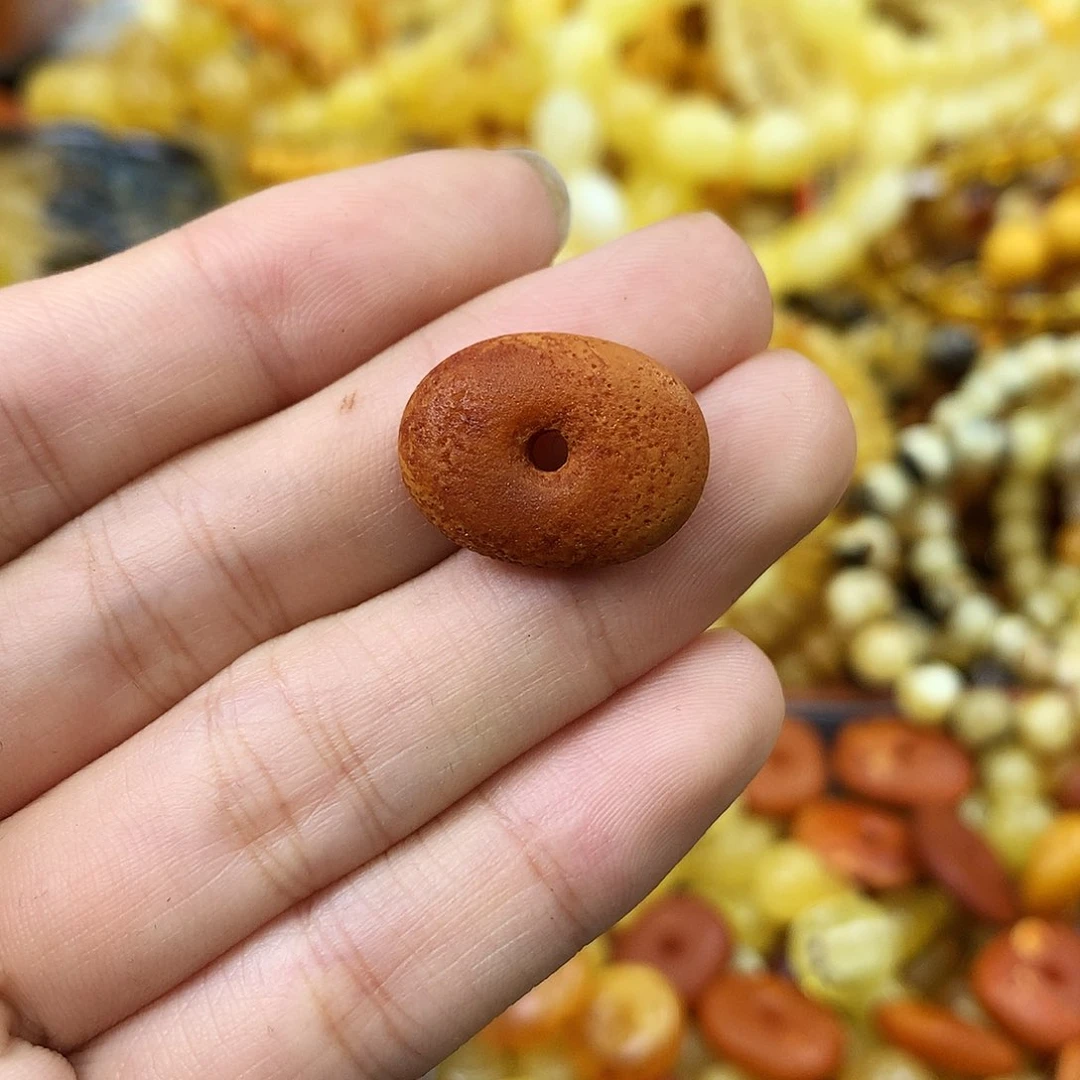 未镶嵌琥珀珠宝奇石