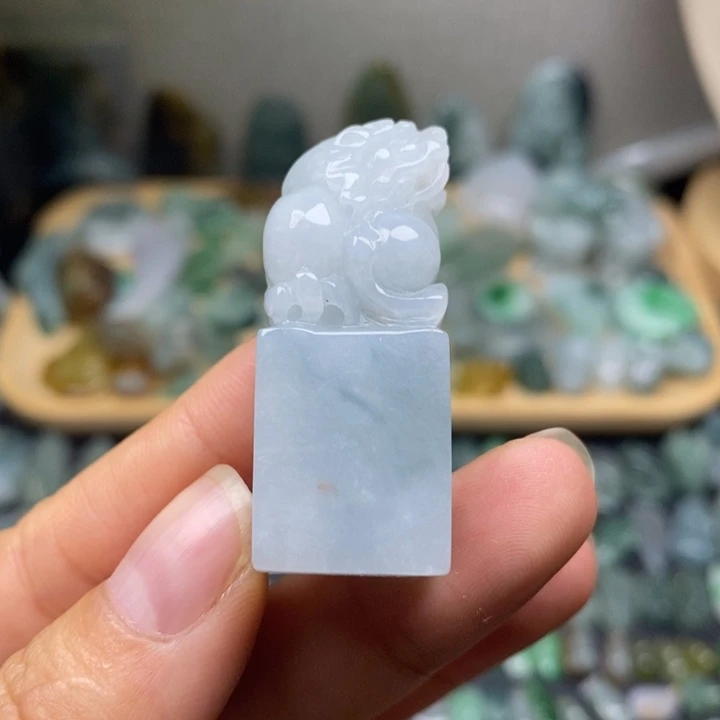 颈饰未镶嵌翡翠印章
