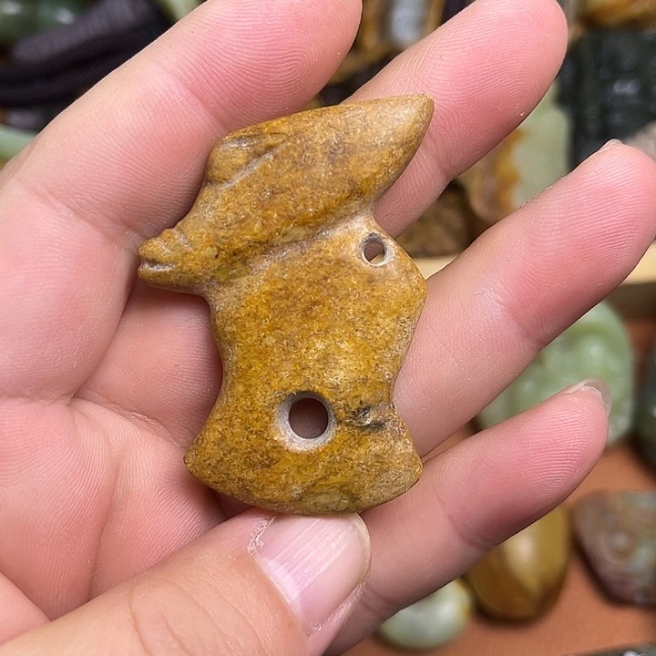 岫岩河磨玉（透闪石质玉）未镶嵌颈饰